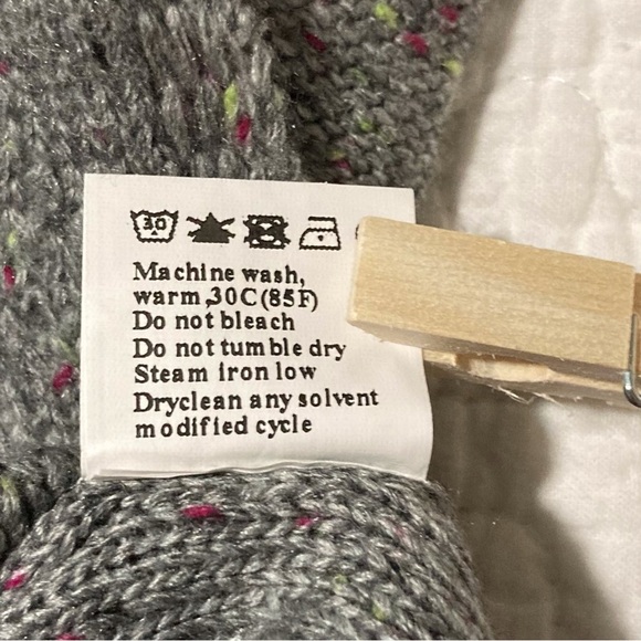 Dokotoo Women's Gray V-Neck Sweater Vest | Size M | Oversized | Collegiate - Picture 6 of 7